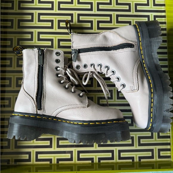 Dr. Martens Jadon III Pisa Platform Boot - Picture 4 of 11